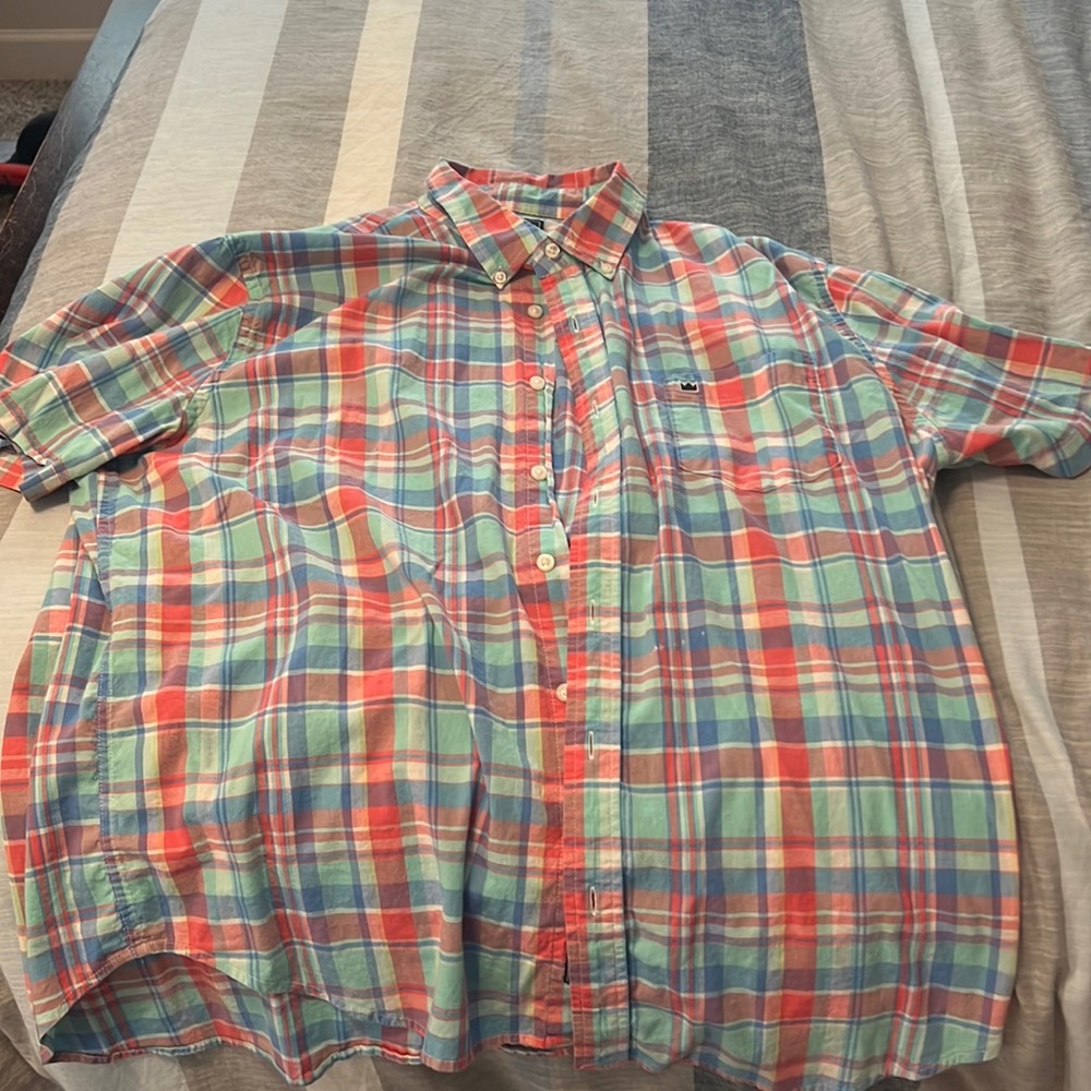 Men’s button up collar shirt
